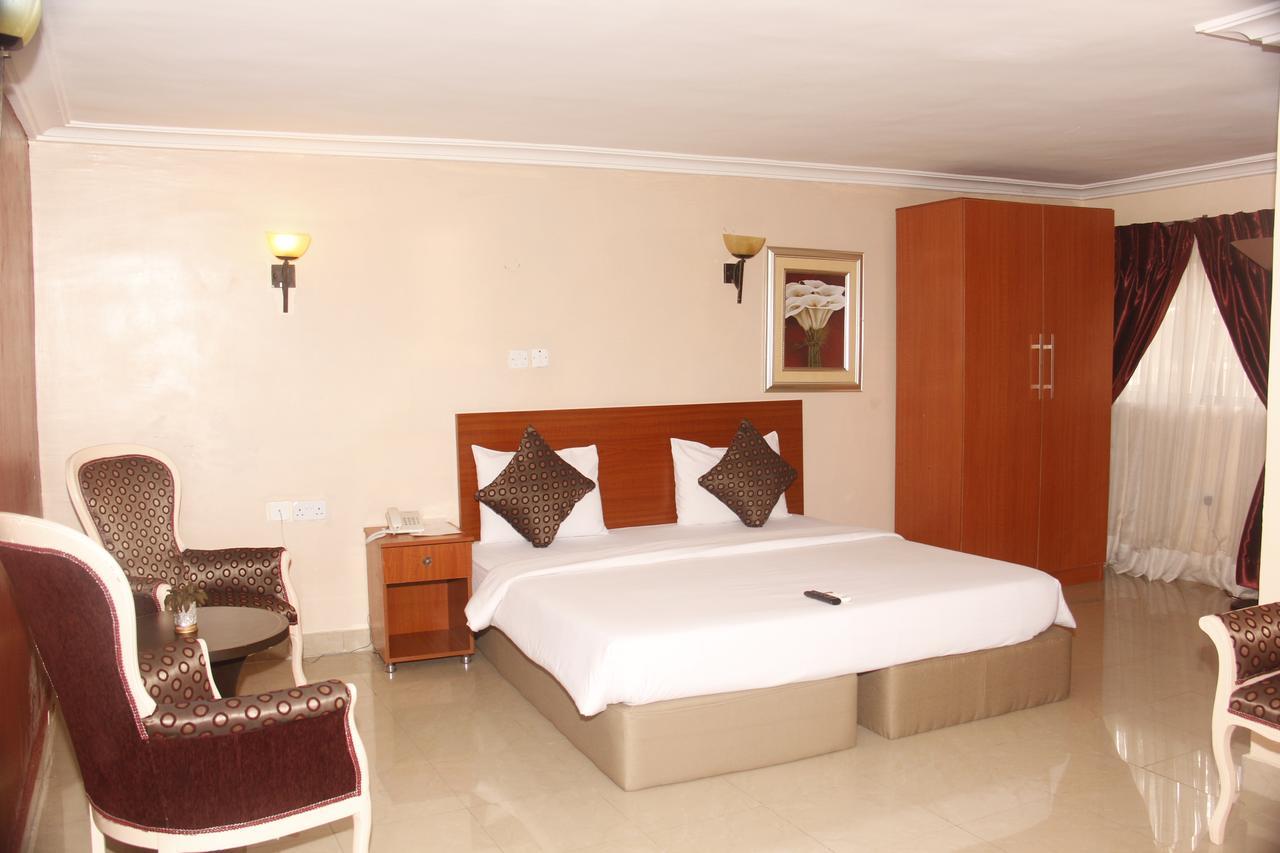 Crown Cottage Hotel Ikeja Exterior foto