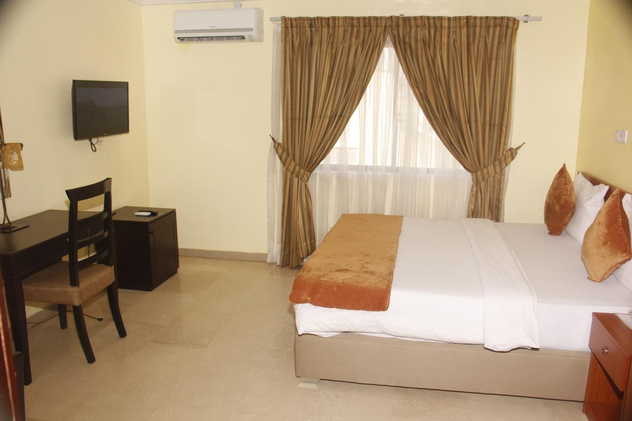 Crown Cottage Hotel Ikeja Exterior foto